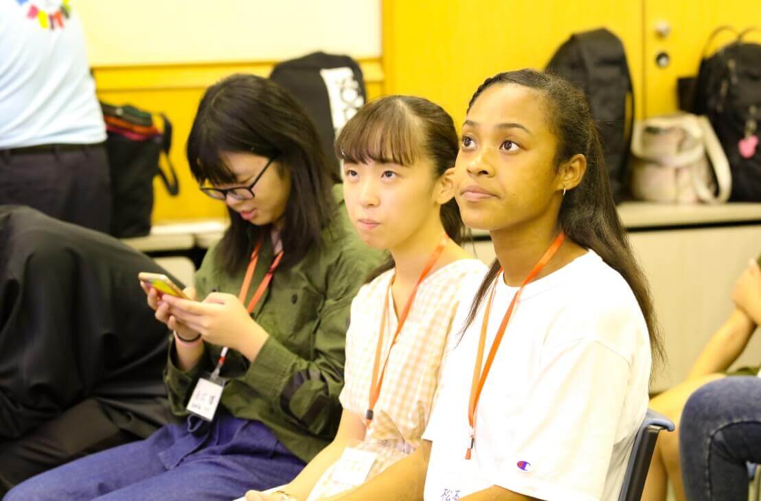 志　プレゼンター